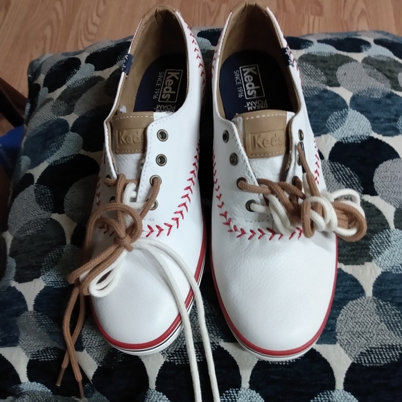 Keds leather shoes ๐๐ never been worn size 7 - Picture 11 of 16